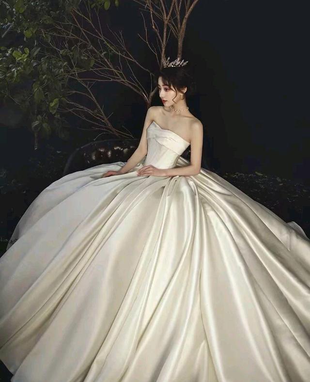 泡沫说情感|心理学:你最喜欢哪套婚纱? 测你是“纯”还是“蠢”?