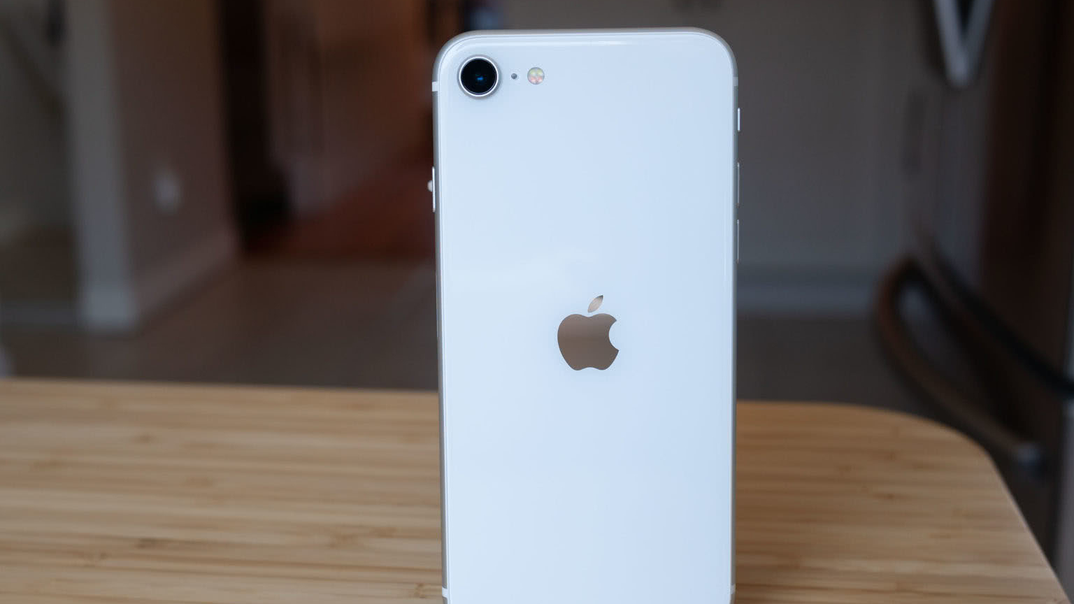 華為p50 pocket|蘋果iPhoneSE3即將上市，A15處理器+5G網絡，售價或低于400美元