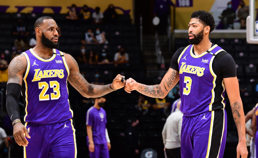 勒布朗·詹姆斯|湖人更新伤病名单！詹姆斯：我或永远都恢复不到100%了