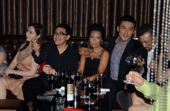 胡兵|被誉为“中国首席男模”，因太帅被英国富婆看中，今49岁活成这样