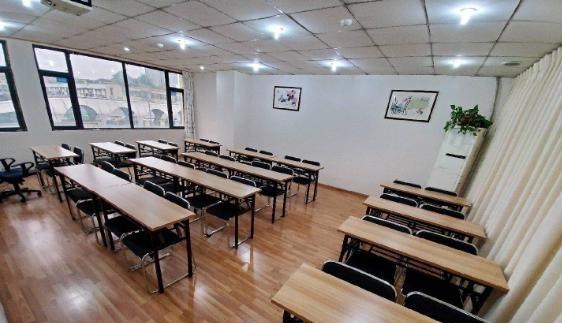 梵恩诗伊宁哥|双减政策开始实施，教师行业或将迎来第二春，公务员表示会羡慕