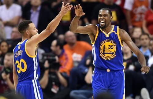 凯文·杜兰特|名嘴怒喷杜兰特：NBA史上最被高估的球员，靠着抱库里大腿出名