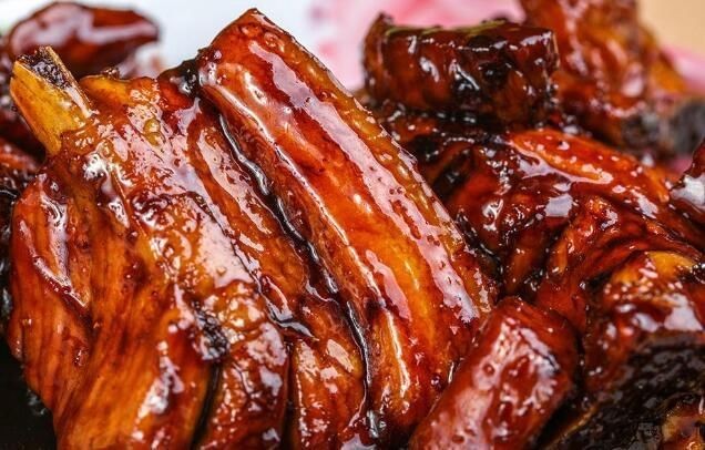 医生|45岁大姐“拖”出乳腺癌,医生:身体早给出3个预警,却不在意