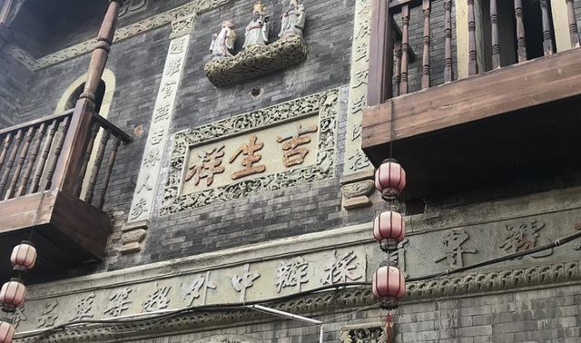 古镇 江西珍藏“假古镇”曝光，门票免费，游客络绎不绝，景色堪比周庄