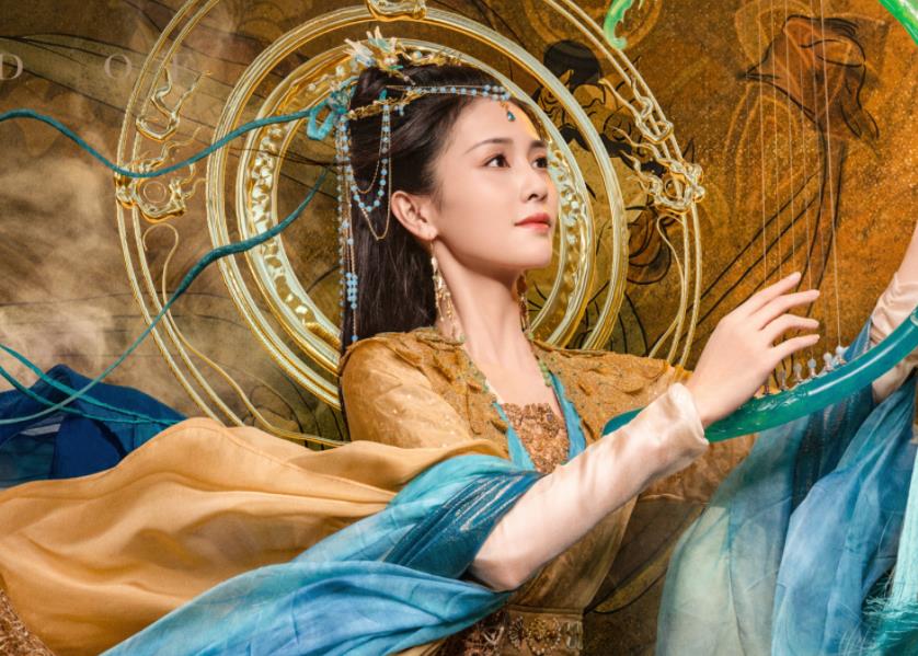 花匠小美 4年前凭“甄宓”惊艳观众，4年后演《长月烬明》，愣是没看出来