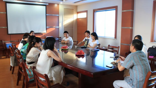 糯妈育儿经|“宁愿送外卖也不当老师”，男老师工作3个月果断辞职，原因现实