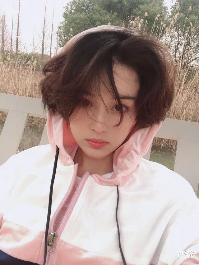 严选|军嫂张馨予发素颜照，“蛋清脸”吹弹可破，让人看了不禁想捏一捏