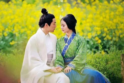 胡歌|胡歌将开启“霸屏模式”，携大批作品回归，你最期待哪一部？