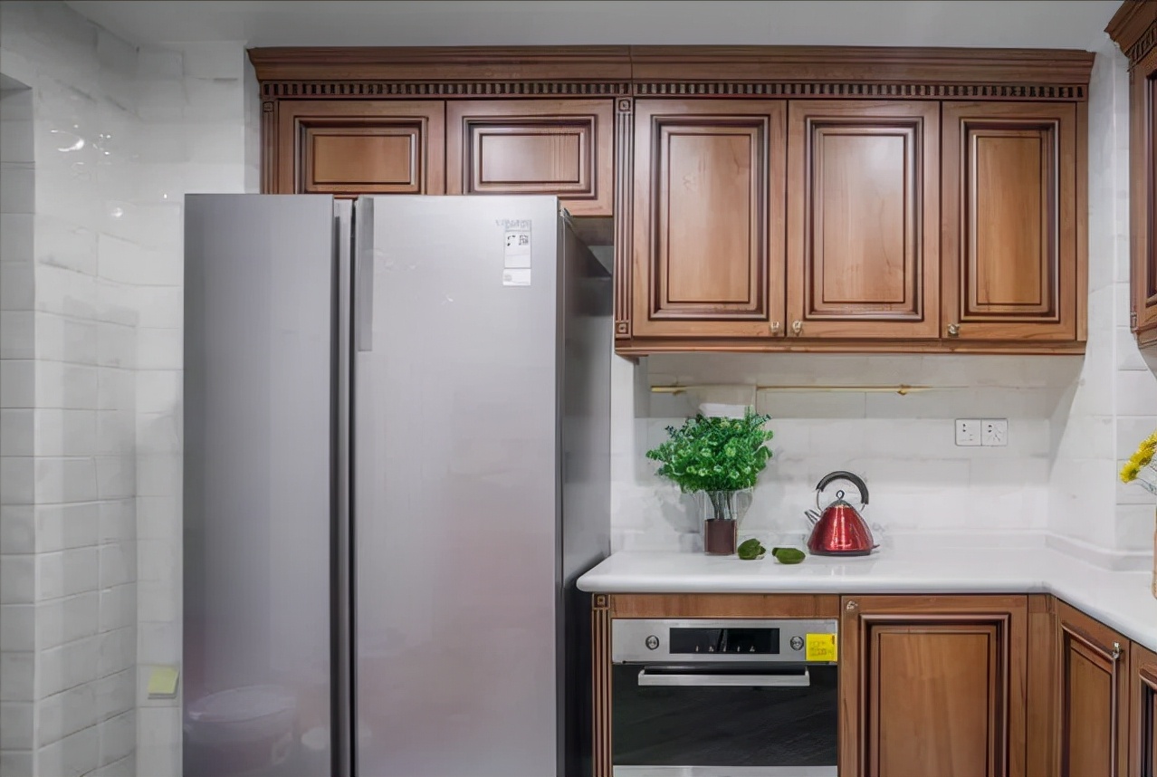 冰箱还傻傻放在厨房里？不要再错了，现在都流行放这里