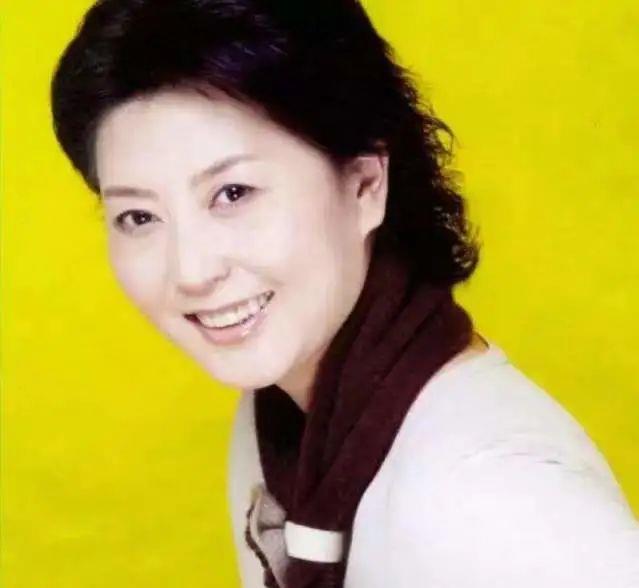 梅利爱说事 53岁知名主持人因病离世!曾兼任多个职位,生前最后一条动态被扒