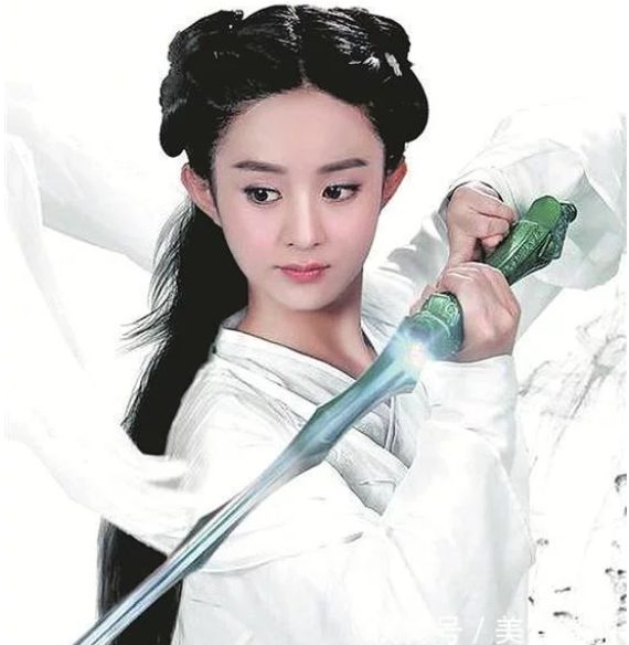 赵丽颖|赵丽颖曾经穿婚纱也太美了吧，24岁的她脸上难掩羞涩，网友：好喜欢