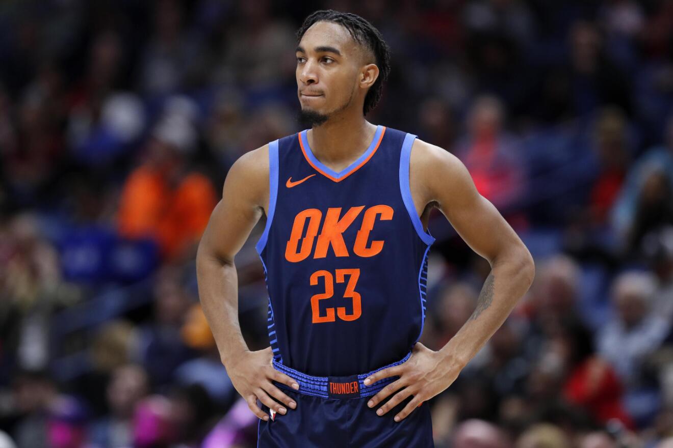 凱里·歐文|一夜5消息：莊神加盟湖人，歐文復出時間確定，馬刺完成一裁一簽