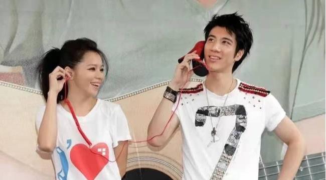 王力宏|王力宏深陷“八女二男”门，何猷君再添一把火，事态还能收场吗？