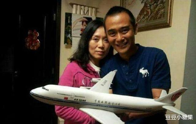 豆豆小糖果|相差15岁的“姐弟恋”,断绝父子关系都要结婚,如今却让人羡慕