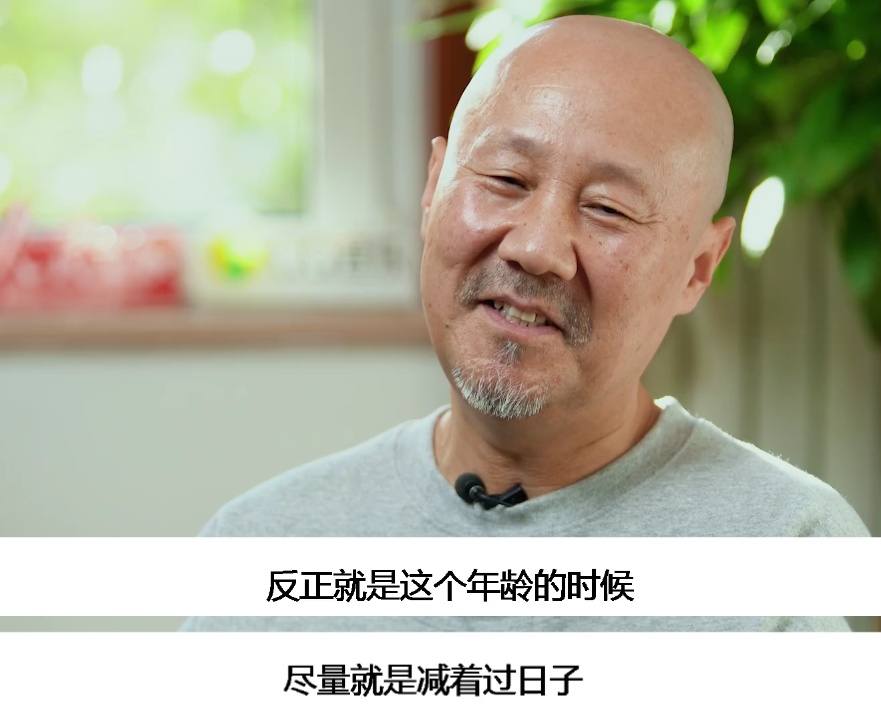 腾格尔|腾格尔也曾是小鲜肉？大方晒出年轻旧照，头发浓密大长腿逆天