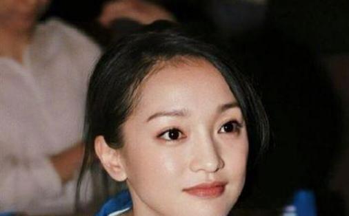 周迅|周迅早年“人体模特”油画曝光，一幅卖184万！18岁为艺术献身