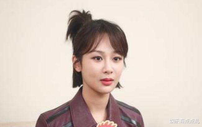 肖战|杨紫调侃肖战: 能否帮忙买《如梦之梦》话剧门票, 肖战回应显情商