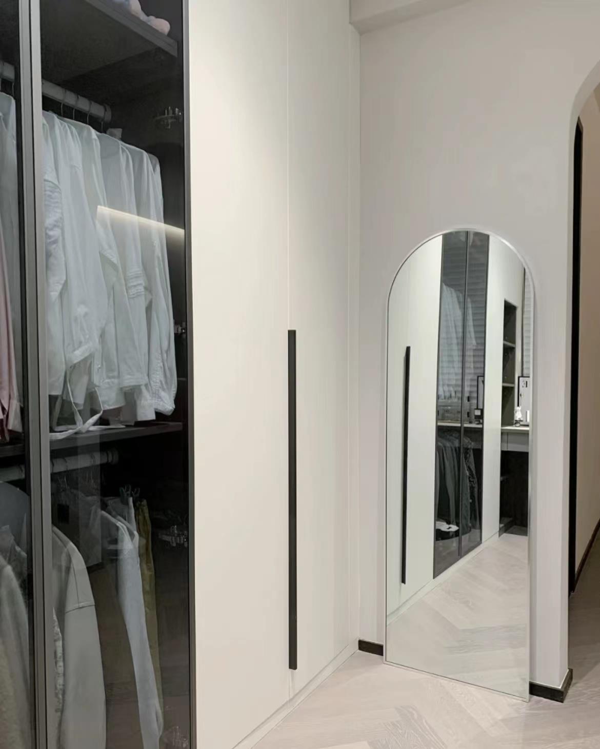 女主123㎡新居坚持“家徒四壁”风，该有的东西都有，干净又舒适