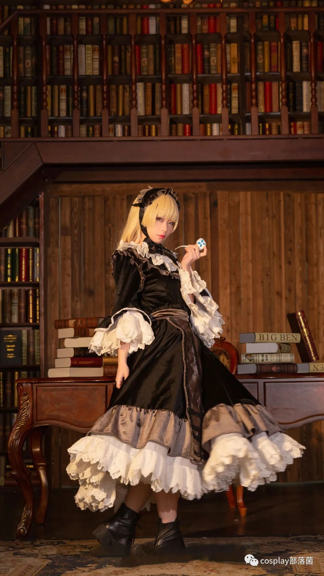 霍雨浩|cos：维多利加·德·布洛瓦图书馆的金色妖精cos正片