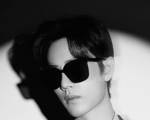 肖战|肖战转型失败？霸道总裁风还没走几天，被一个面包打回原形！