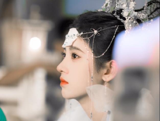 花匠小美 《慕南枝》的服化道不走“敷衍风”，鞠婧祎的造型说是真惊艳