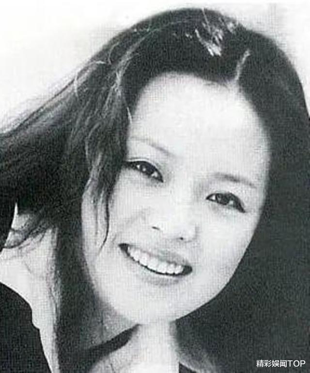 2000年，筠子對母親說“高曉松把我賣瞭”，隨後穿紅衣在婚房自殺-圖3