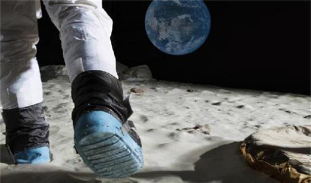 月球 1969年，美国宇航员在月球扔了96袋纸尿裤，如今却成“香饽饽”？