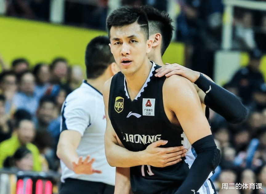 耐克|同样代言耐克！为什么周琦能穿耐克打球，郭艾伦却不行？球迷：耐克看不上周琦