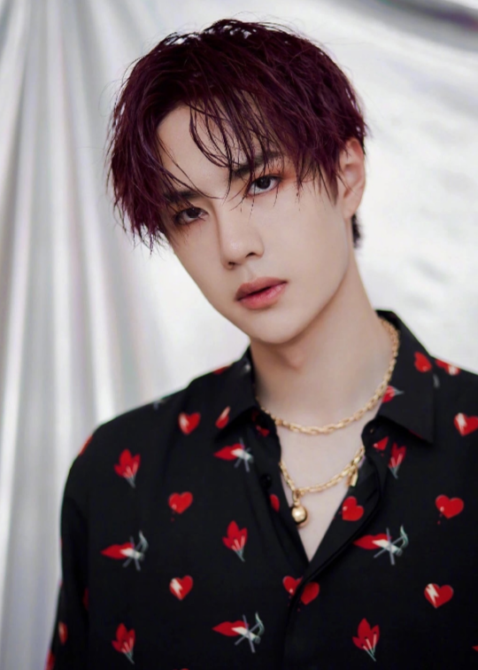 发型|14位男星“湿发杀”来袭，哪位最蛊你的心？