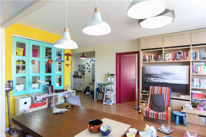 |小户型二手学区房改造，把厨房墙拆掉，一室变两室