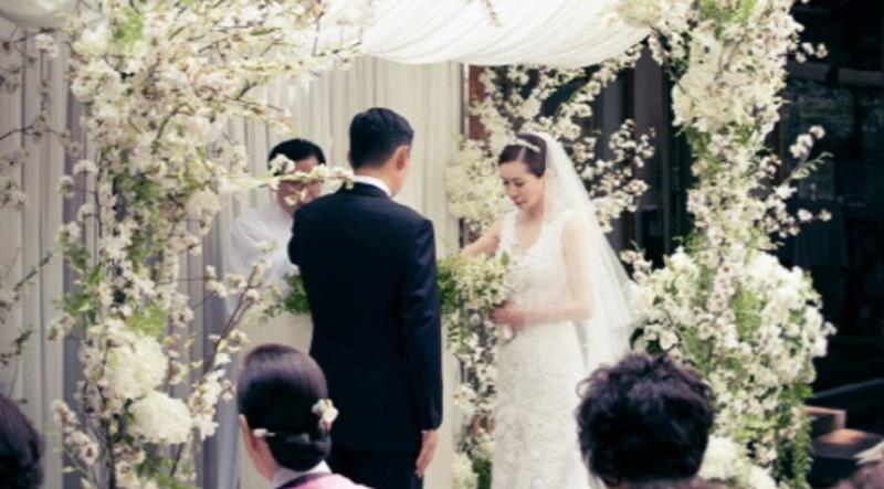 金廷恩|钱很充盈，爱也满满！知道伴侣过去离婚的韩国明星继续相爱着