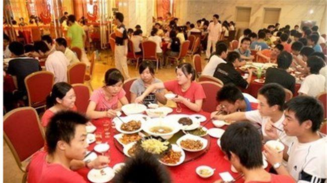 我是妈妈|孩子只考了大专的分数，家里大张旗鼓办升学宴，不嫌丢人吗？