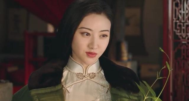 景甜|《司藤》有多争气？延期播遭平台分销，如今大火，景甜重新受追捧