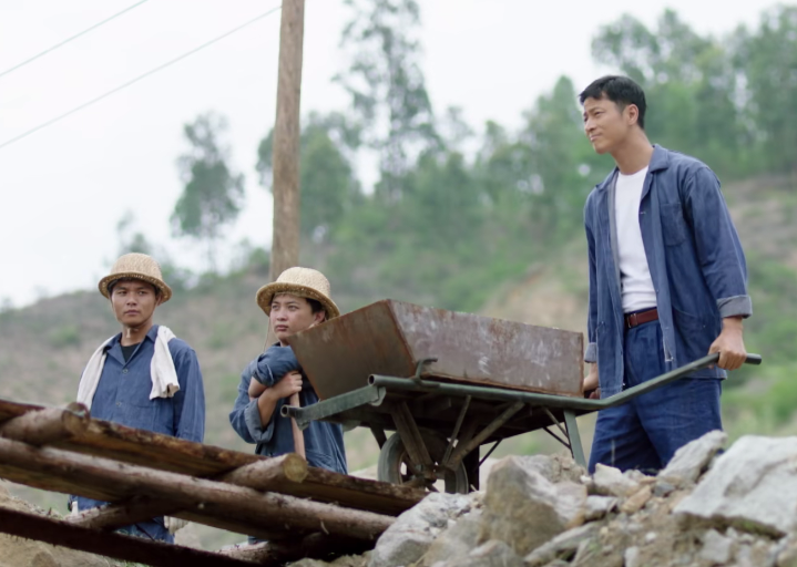 艾滋病|央视又抛出“黑马”大剧，实力派“老戏骨”齐聚，收视率全国第一