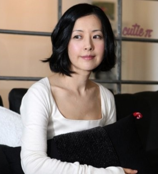 冻龄|“冻龄女神”徐贞姬：62岁老太长着26岁的脸，10万小鲜肉追求她