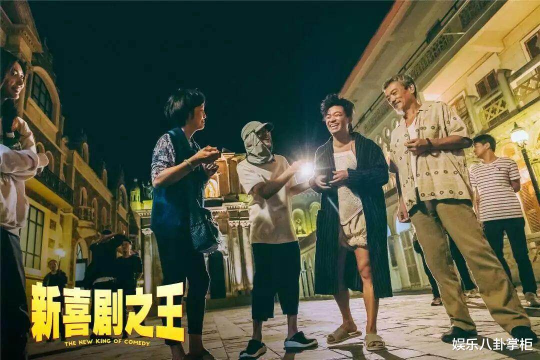 周星驰|从喜剧天才到欠债8亿，周星驰的王朝崩塌：成也无厘头败也无厘头