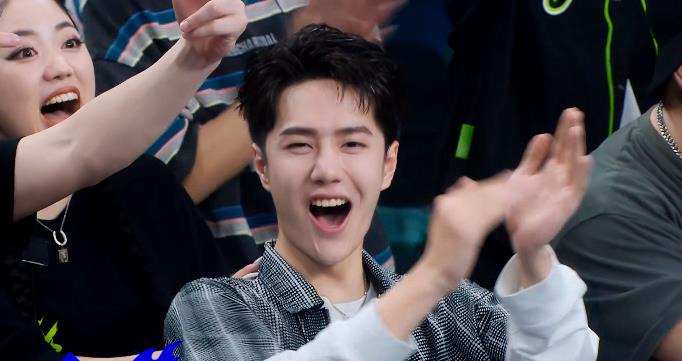 张艺兴|张艺兴临危不惧，关键时刻挺身而出，连续二次扭转战局