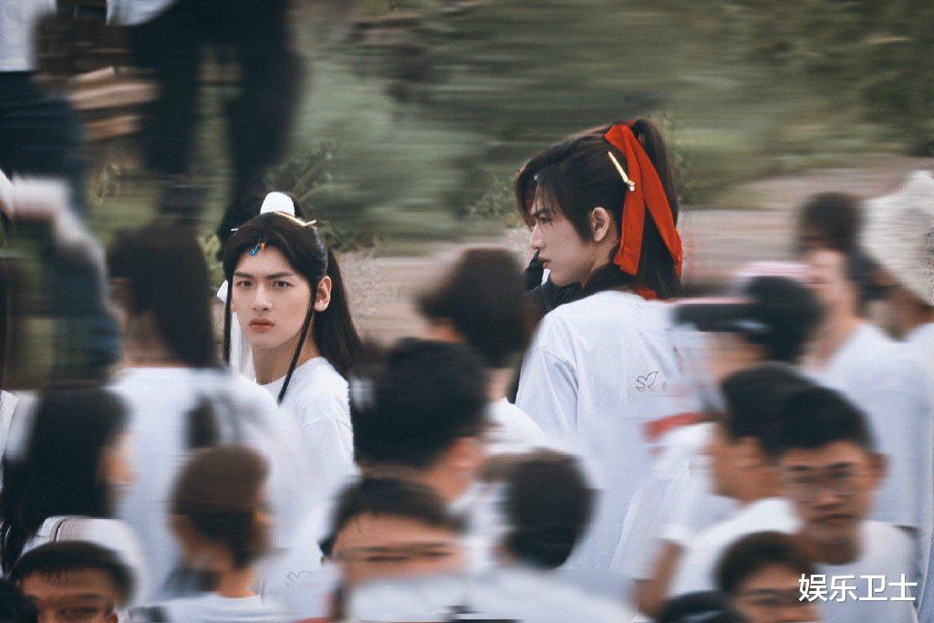 翟潇闻|《吉星高照》开机路透，翟潇闻张凌赫同框亮相，谢怜花城定妆造型辣眼睛