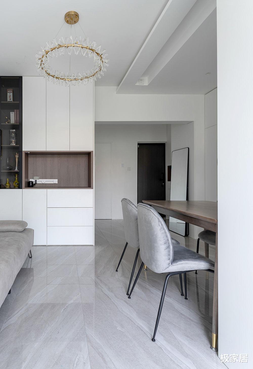 42平小户型也能拥有大厨房,满满的收纳空间,简洁又舒适