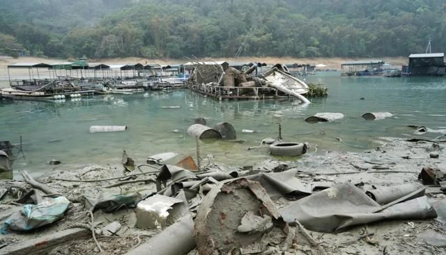 日月潭 日月潭底垃圾成堆,惨不忍睹!原来语文课本中的美景都是骗人的?