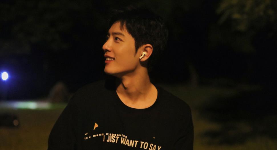 明星|4人因售卖明星航班被抓，肖战、王嘉尔的航班信息都被他们卖过