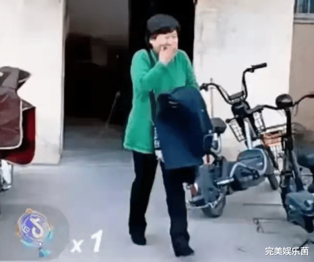 街拍|杜新枝大闹九江后，直播一脸得意畅谈战果，熊磊被利用而不自知