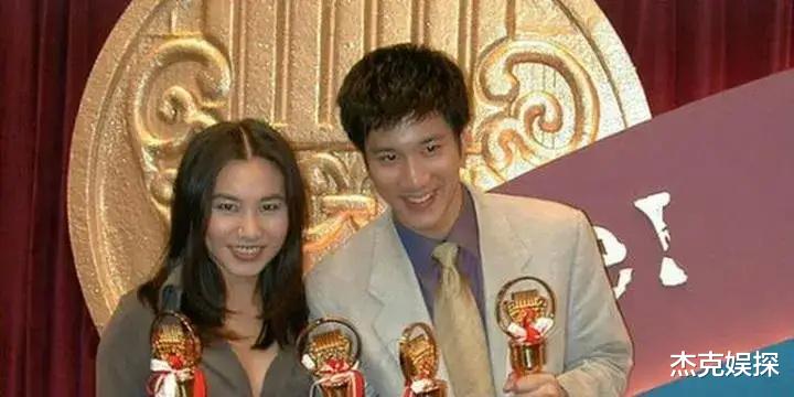 王力宏|王力宏被业内人士喊话认罪悔改，同门师妹发文：还好我嫁的不是你