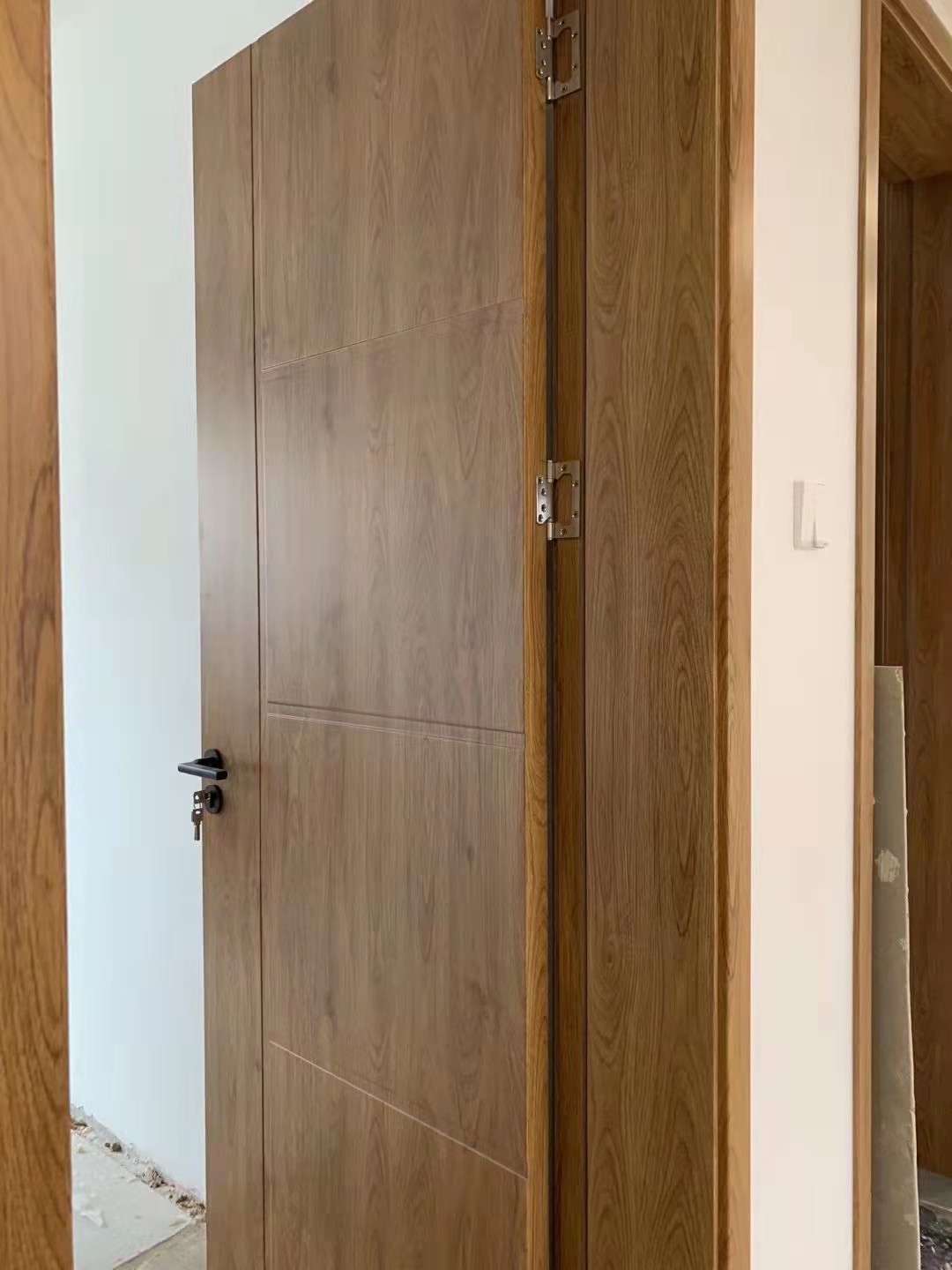 在没有了解,免漆门与烤漆门的优缺点前,不要轻易做出选择。