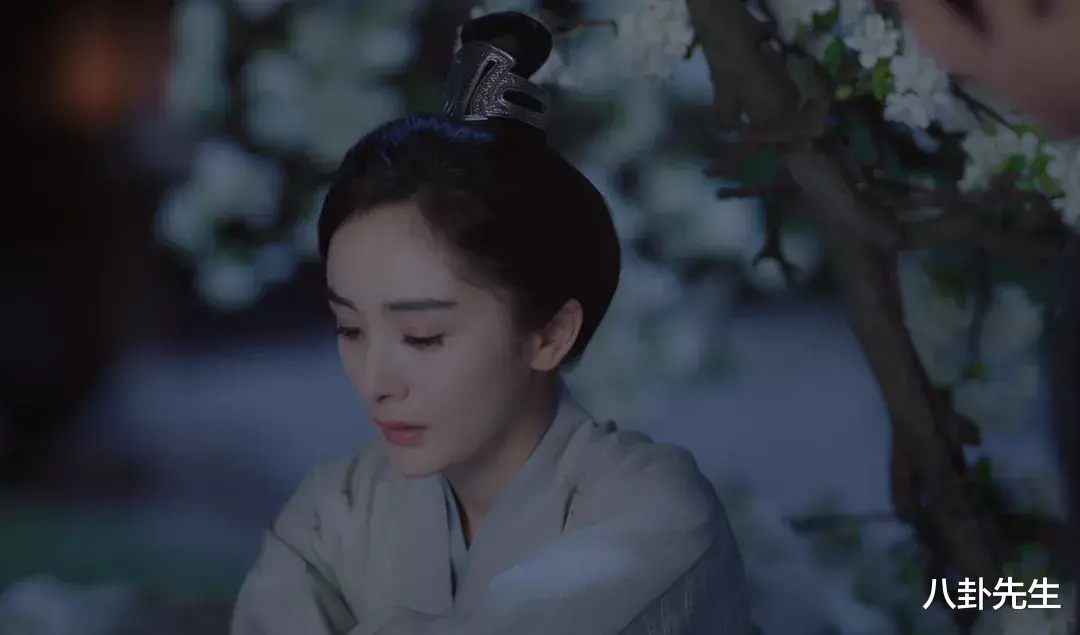 杨幂|“85花”女扮男装：杨幂杨颖唐嫣个个浓妆，倪妮刘诗诗有说服力