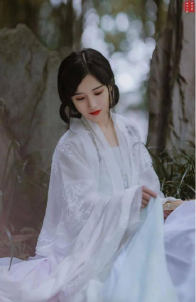 汉服资讯古装文化|什么？丸子头也能搭配汉服？其实汉服完全不挑发型的~