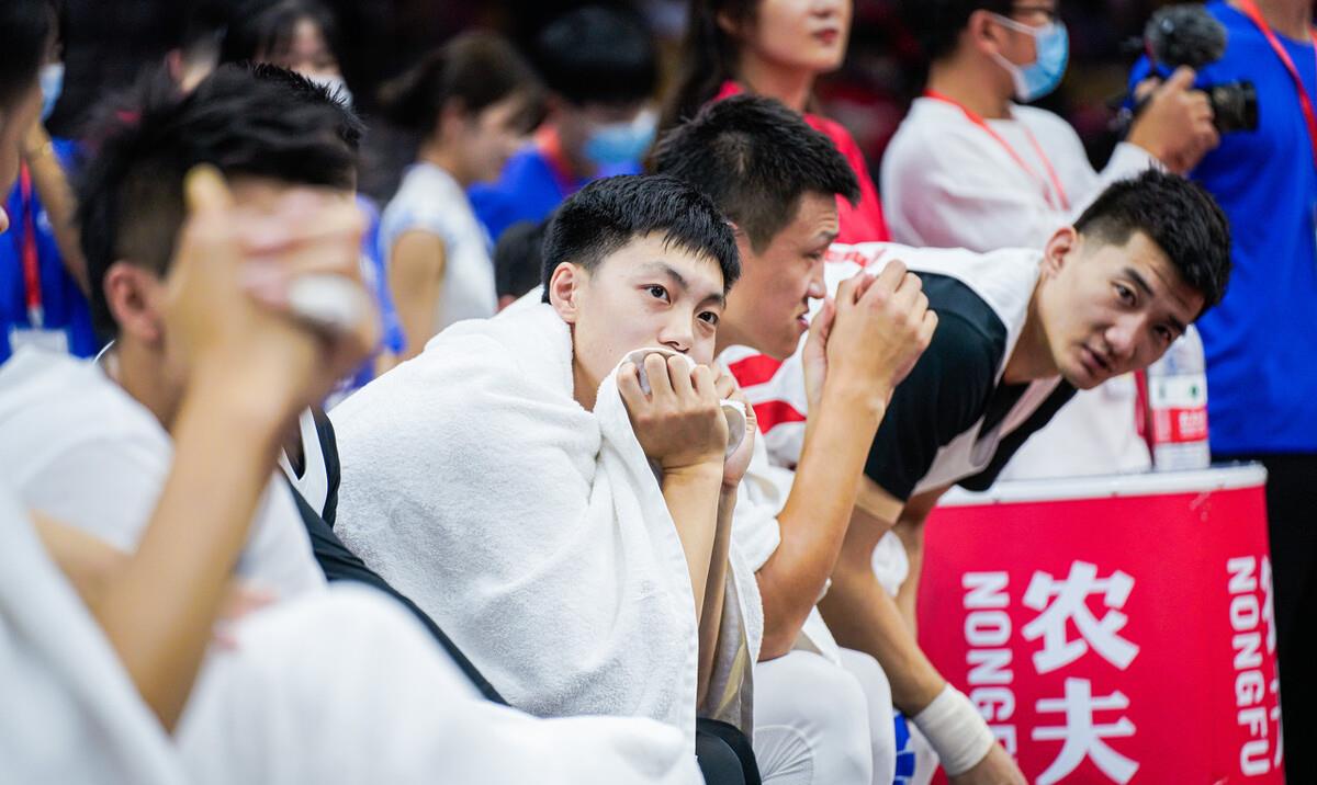微风吹拂晓|朱芳雨回应胡明轩加盟nba: 篮球不应该和其他因素绑在一起