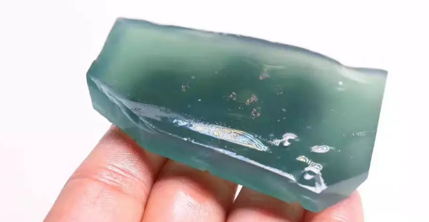 |关于翡翠你不知道的知识,洒金翡翠是如何形成的?如何挑选?