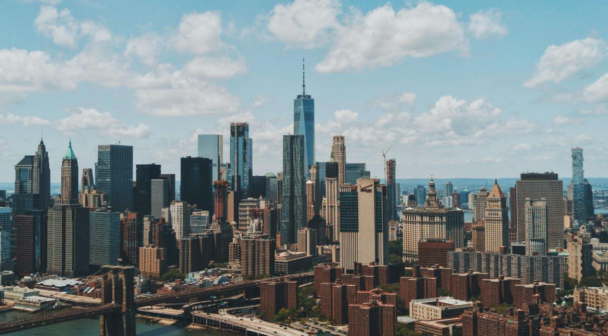 |何碧玉14岁满分考入清华，现居美国，记者问何时回国？她委婉拒绝