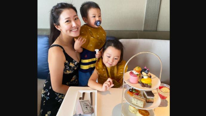 彬仔说经典|蔡慧欣变身美人妻！网民大赞：带小孩子原来都可以这么性感